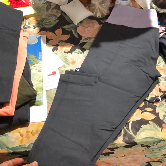 โ SOLD โ ๐ Lululemon ๐ Wunder under - Picture 1 of 3